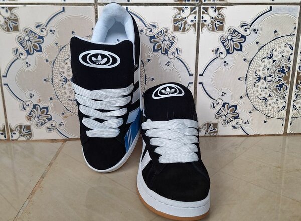 Baskets Campus noires et blanches