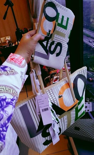 Sac cabas Lacoste moderne