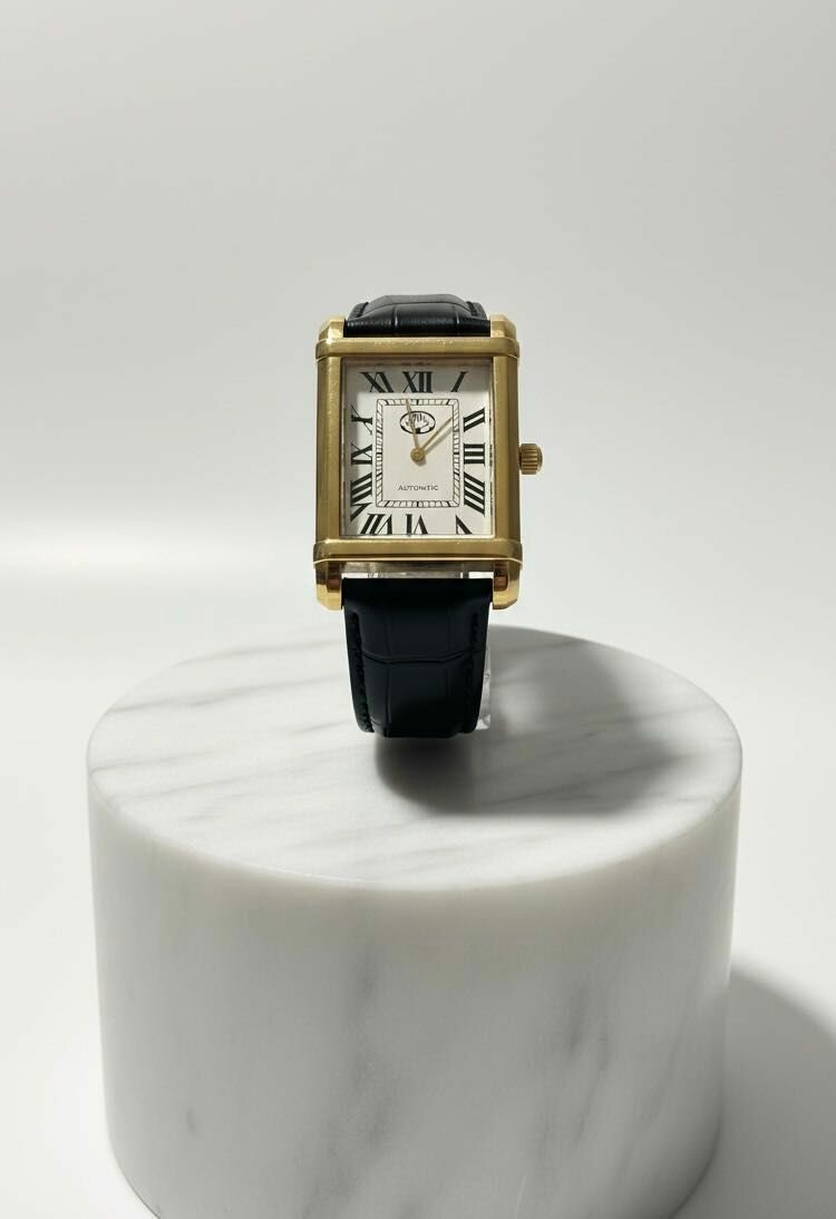 Montre élégante en cuir noir