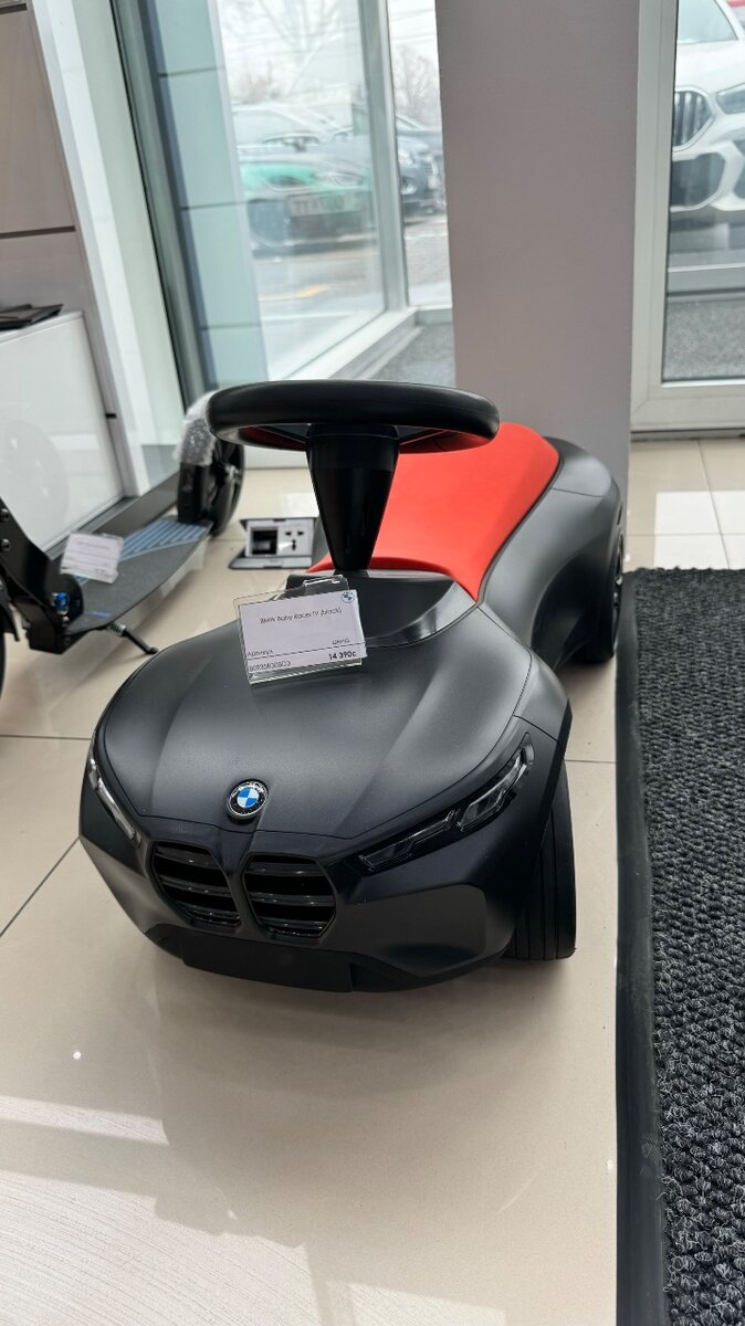 Детский автомобиль толокар БМВ