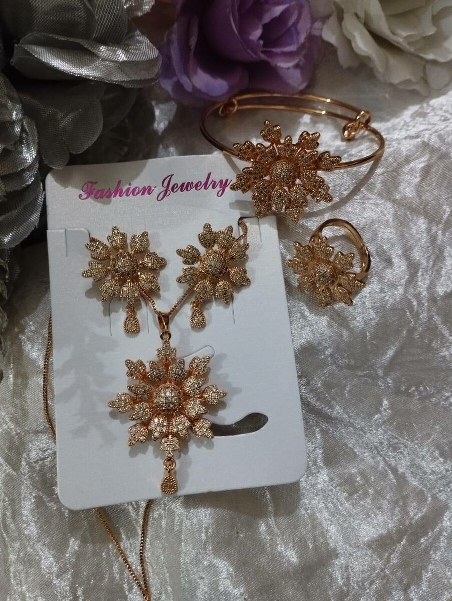 Fancy China Jewellery Combo Set Lockit Necklace Earrings Rin