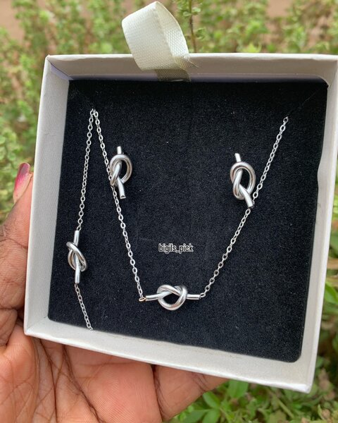 Jewelry set (bracelet, earring and necklace)