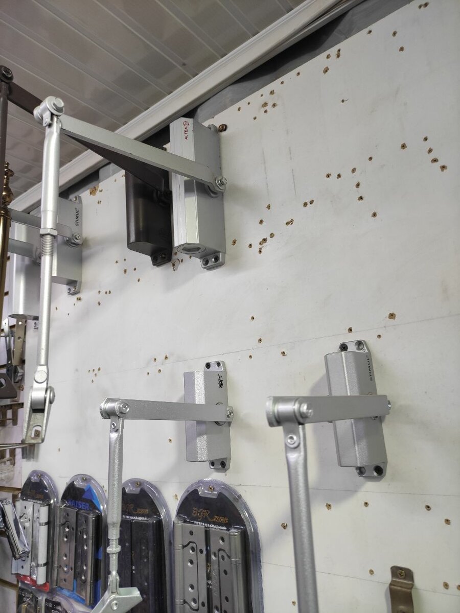 Наводчик для дверей