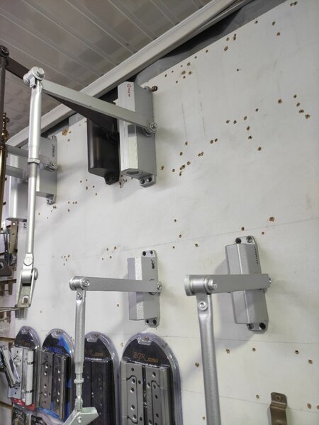 Наводчик для дверей