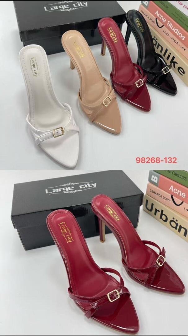 Sandales à talons aiguilles élégantes