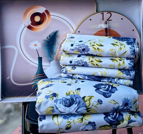  set includes 2 bedsheets and 4 pillowcases.