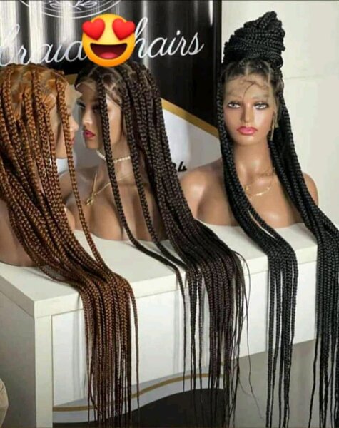 Perruque tressée longue