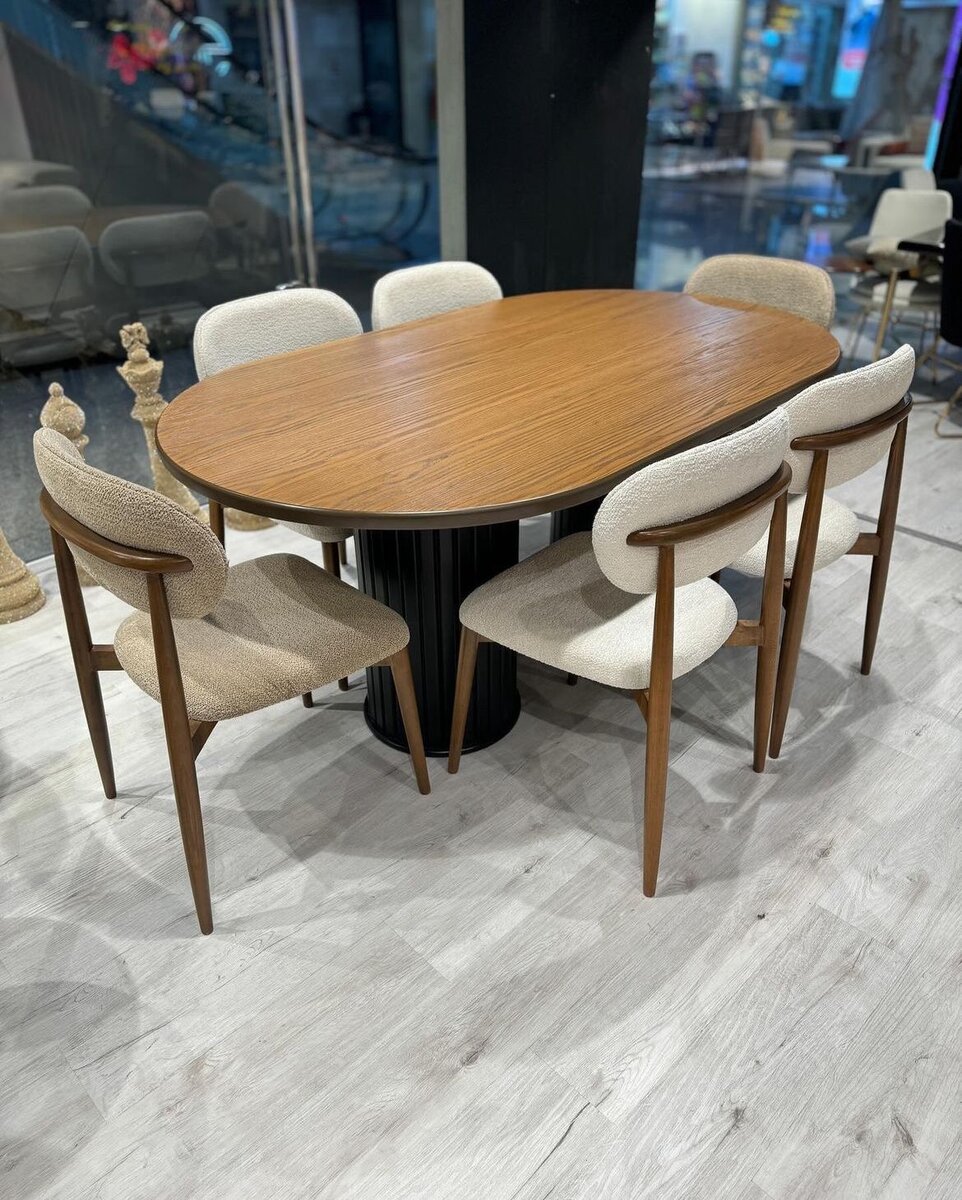 Table à manger ovale moderne