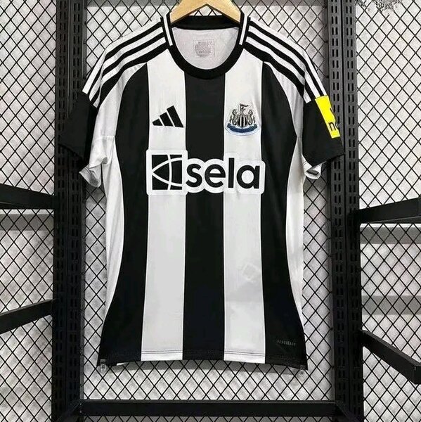 Maillot de football rayé noir et blanc