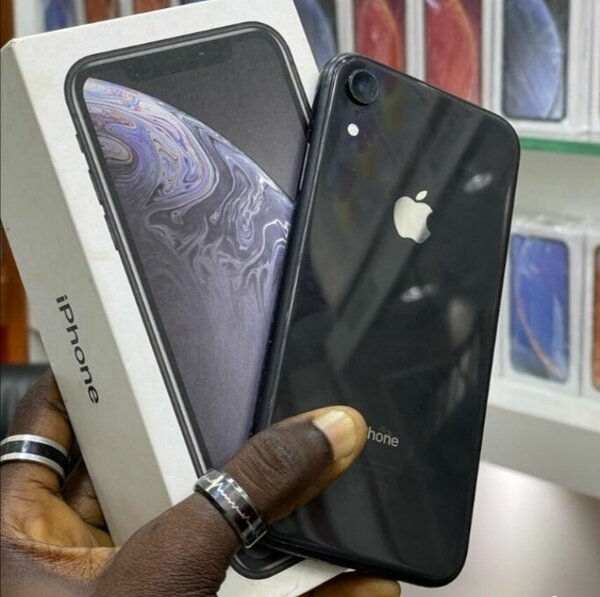 iPhone modèle XR noir