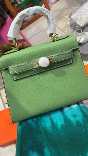 Sac à main vert élégant