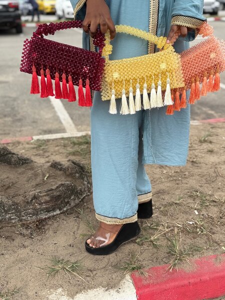 Sac à main perlé avec franges