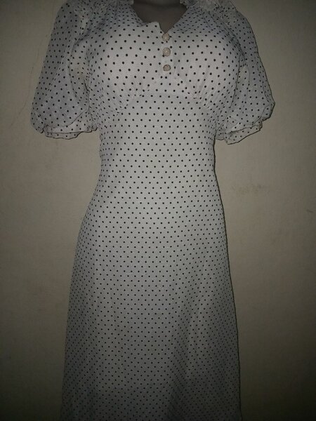 Robe à pois élégante