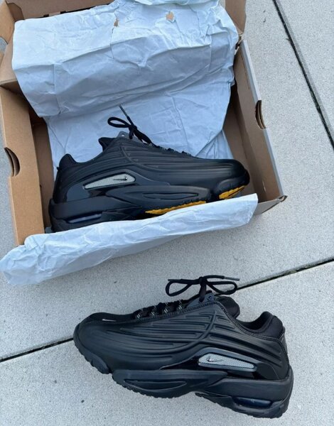 Baskets noires modernes