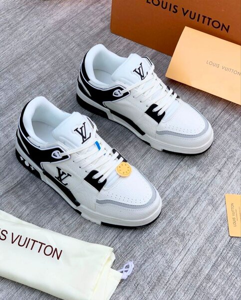 LOUIS VUITTON CLASSIC