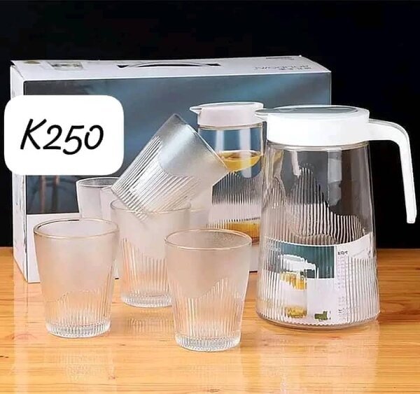 Set of decanter and glasses