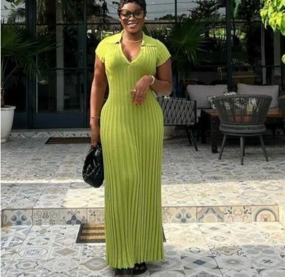 Robe longue plissée élégante