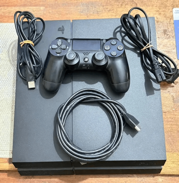 Console PS4 avec manette