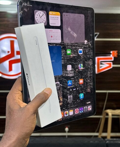 Apple ipad Pro 12.9 inches 256GB WiFi & Cellular