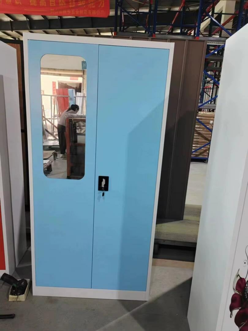 Armoire métallique avec miroir