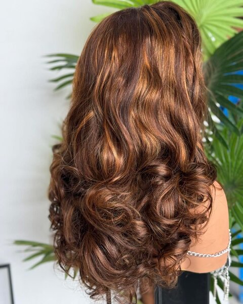 波浪卷棕色假发，时尚自然