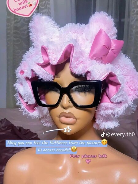 Bonnet de nuit en peluche rose