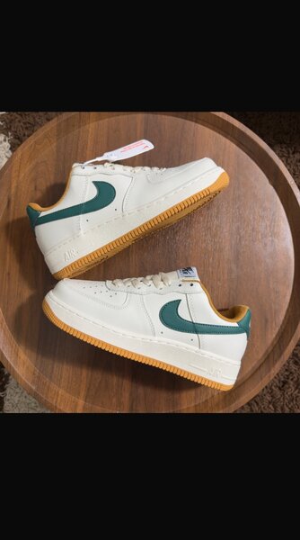 Baskets mode blanches et vertes