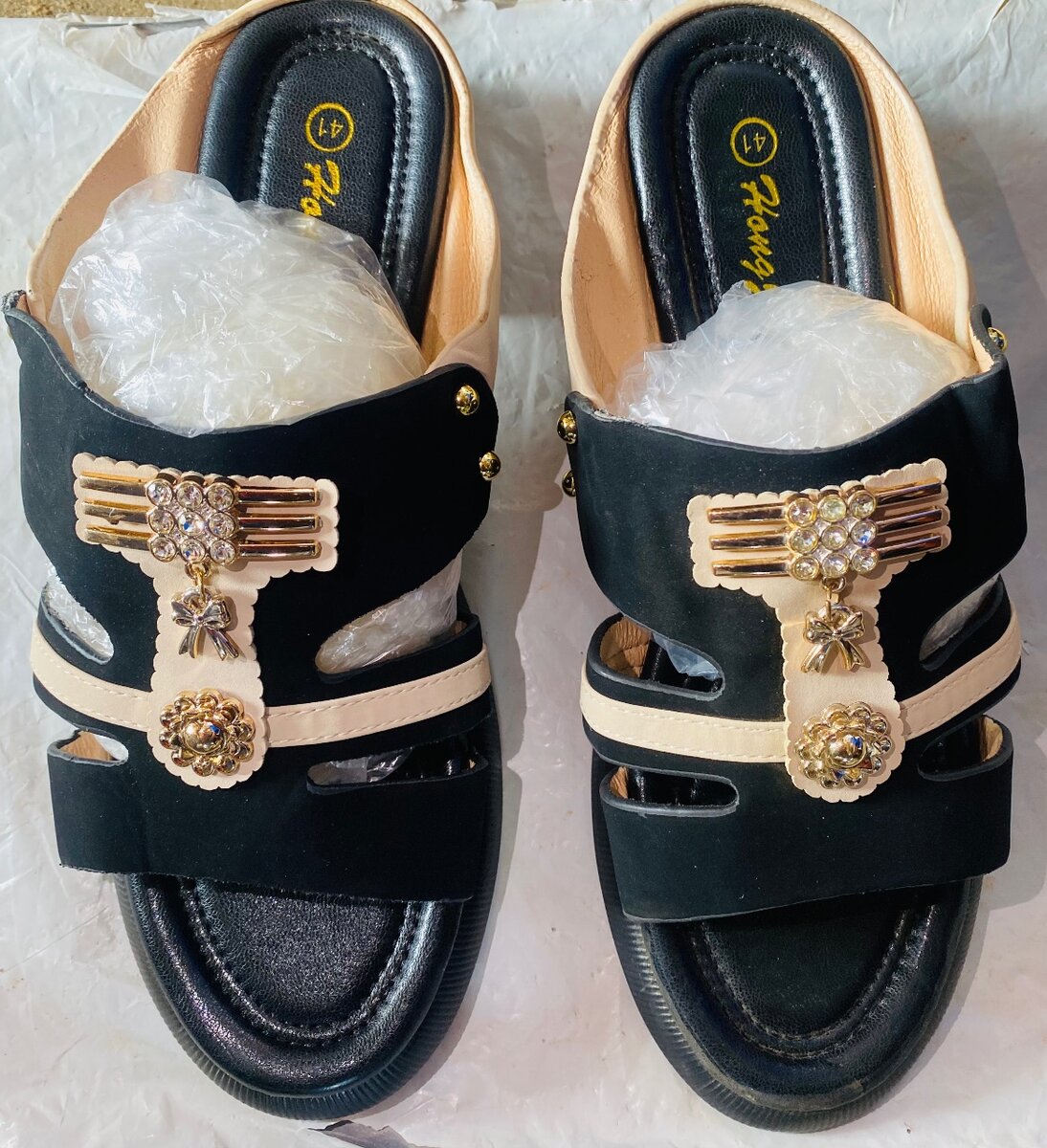 Sandales élégantes à talon noir