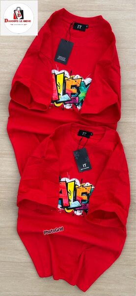 T-shirt rouge graffiti