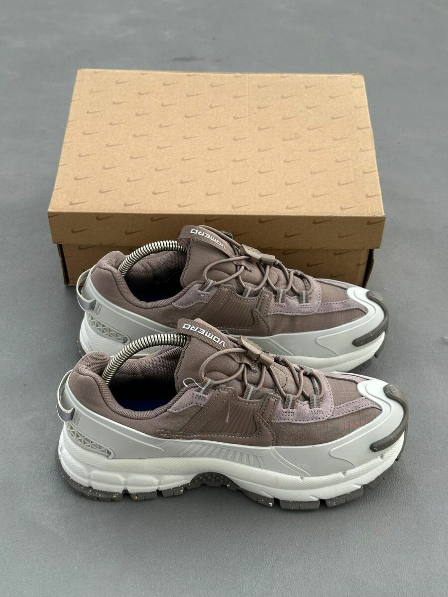 Chaussures de sport grises pour homme