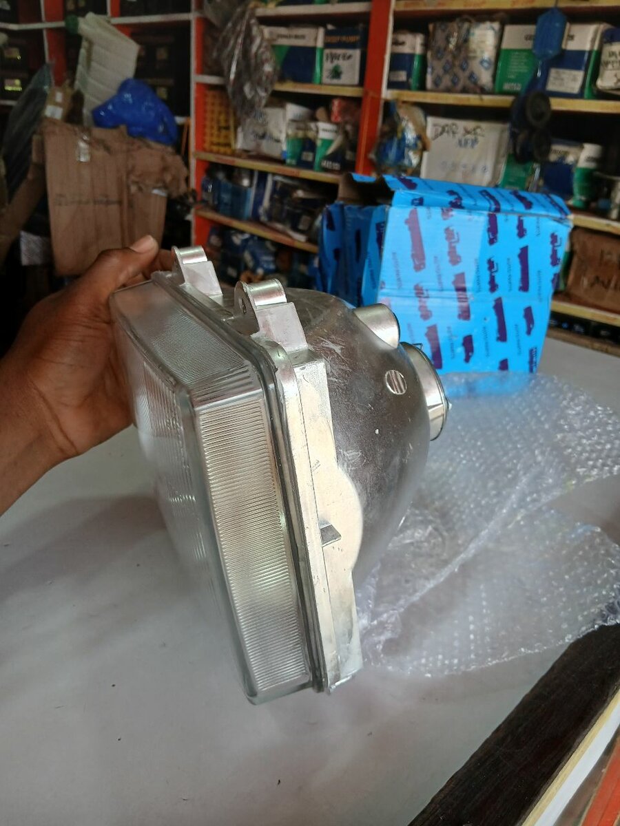 Car Headlight RENAULT MANAGER