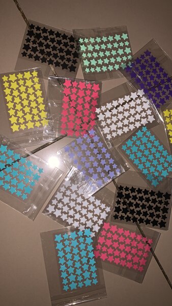 Autocollants d'étoiles colorés
