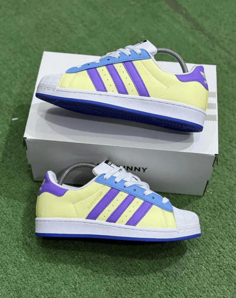 Adidas Baskets Superstar Jaune Violet