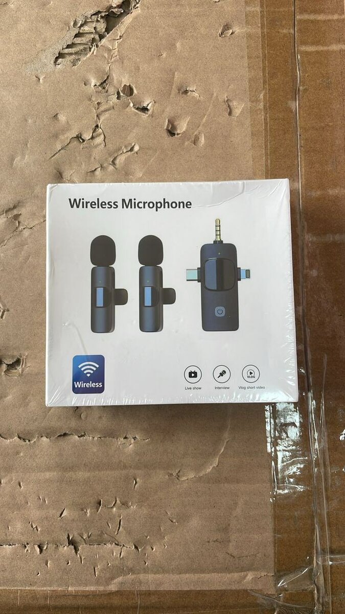 Wireless microphone for all phones