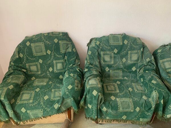 Диван и два кресла