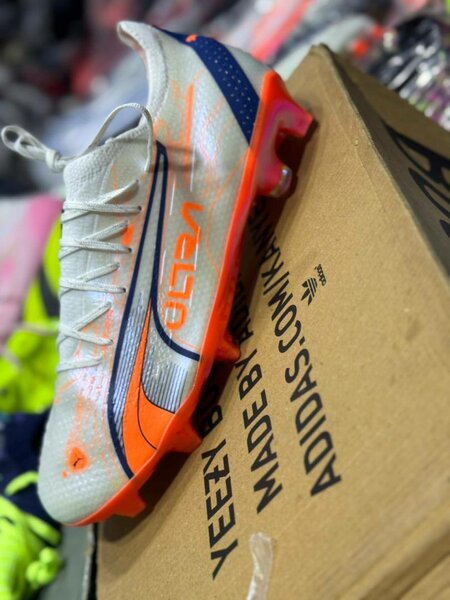 Chaussures de foot légères