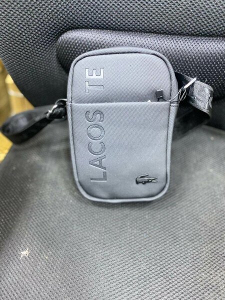 Sacoche Lacoste élégante