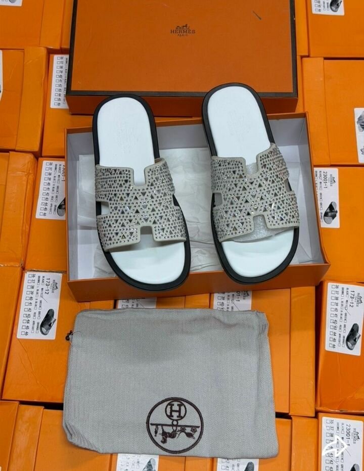 Sandales plates pour hommes en cuir