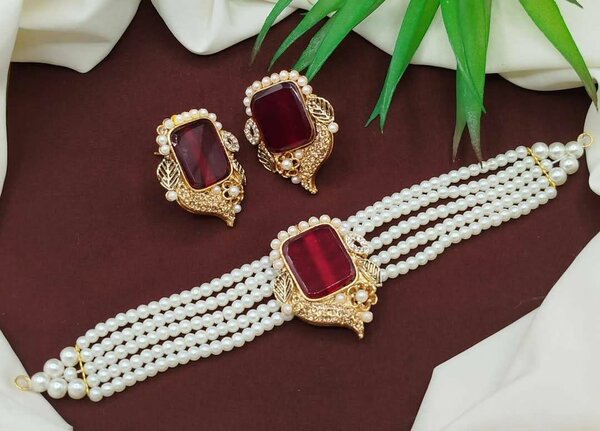 Ladies wedding set Necklace and earrings