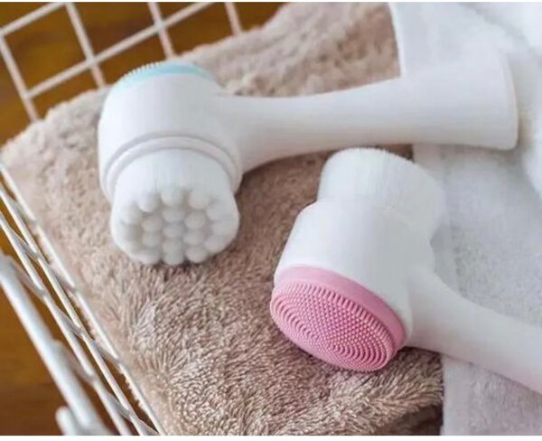Facial Cleansing Brush