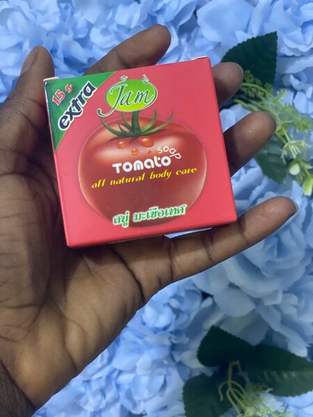 Savon naturel à la tomate