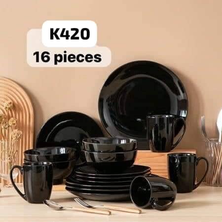 Set of cups and plates black 16 pieces