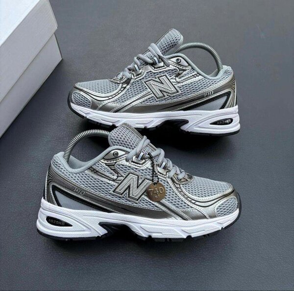 Baskets New Balance 740 Gris