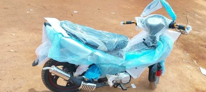 Moto électrique neuve sous blister