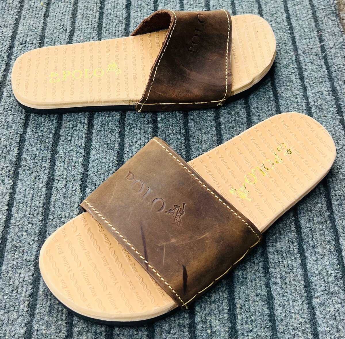 Sandales en cuir noir élégantes