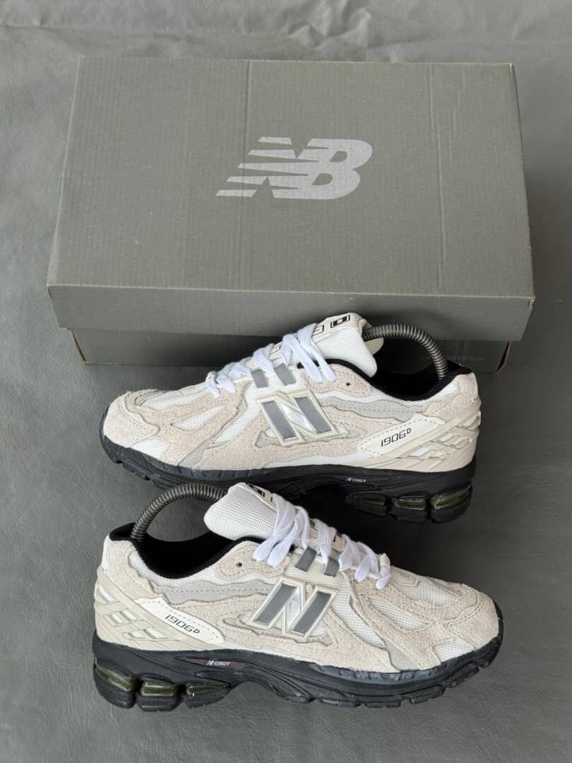 New Balance 1906D Sneakers