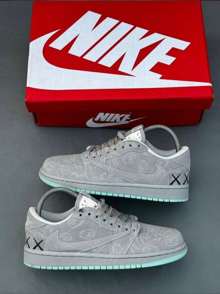 Chaussures Nike Dunk Low x fragment design