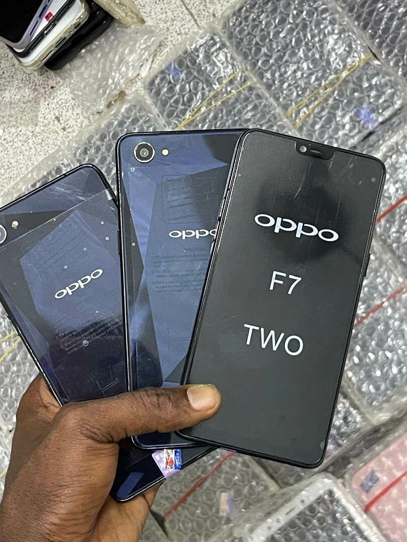 Smartphone Oppo F7