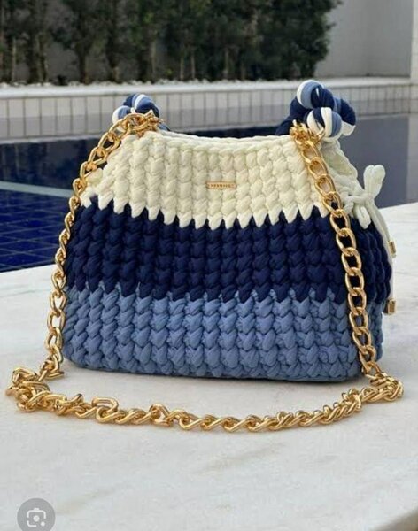 Sac en crochet à chaîne dorée