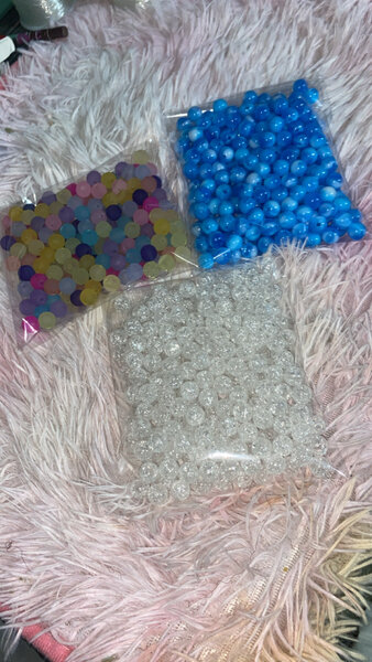 Perles colorées pour loisirs créatifs